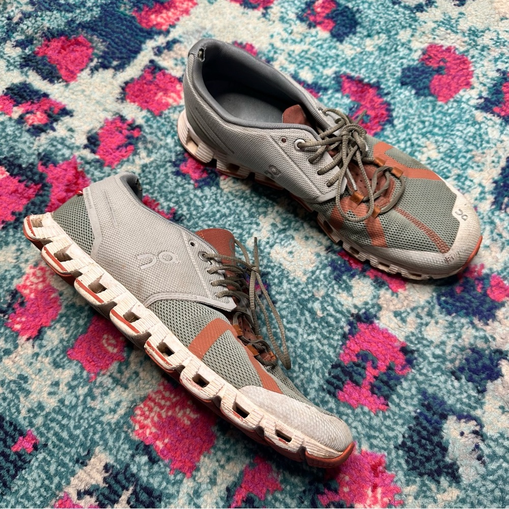 On Cloud 70/30 Sneaker - Picture 1 of 6